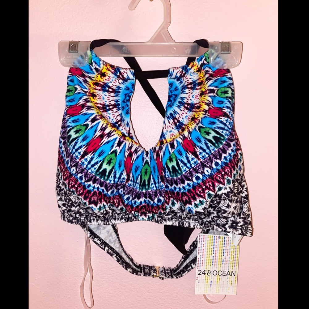 NWT 24th & Ocean bikini top!